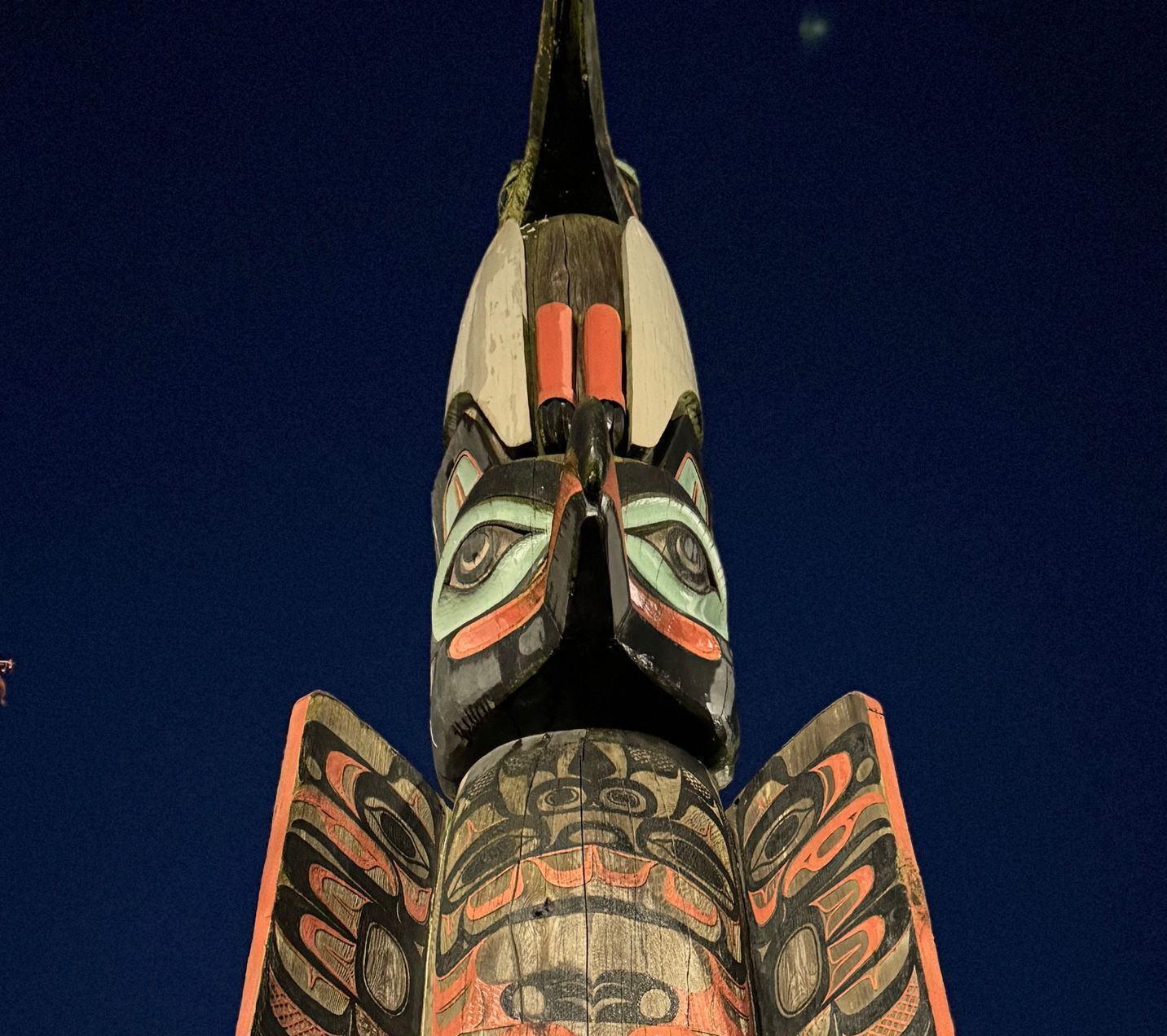 A top of a totem pole