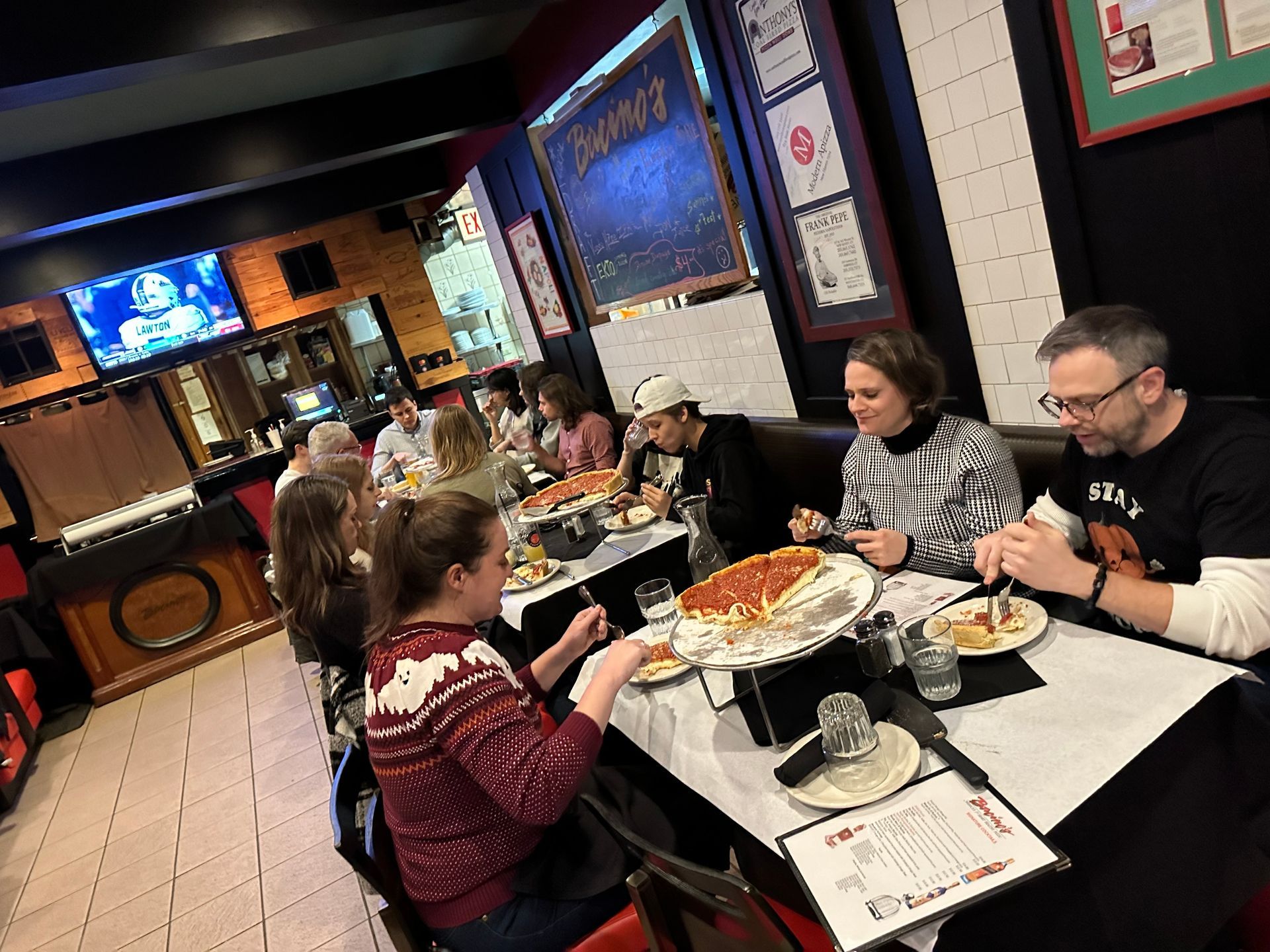 Combining a pizza tour with ghost stories in Chicago