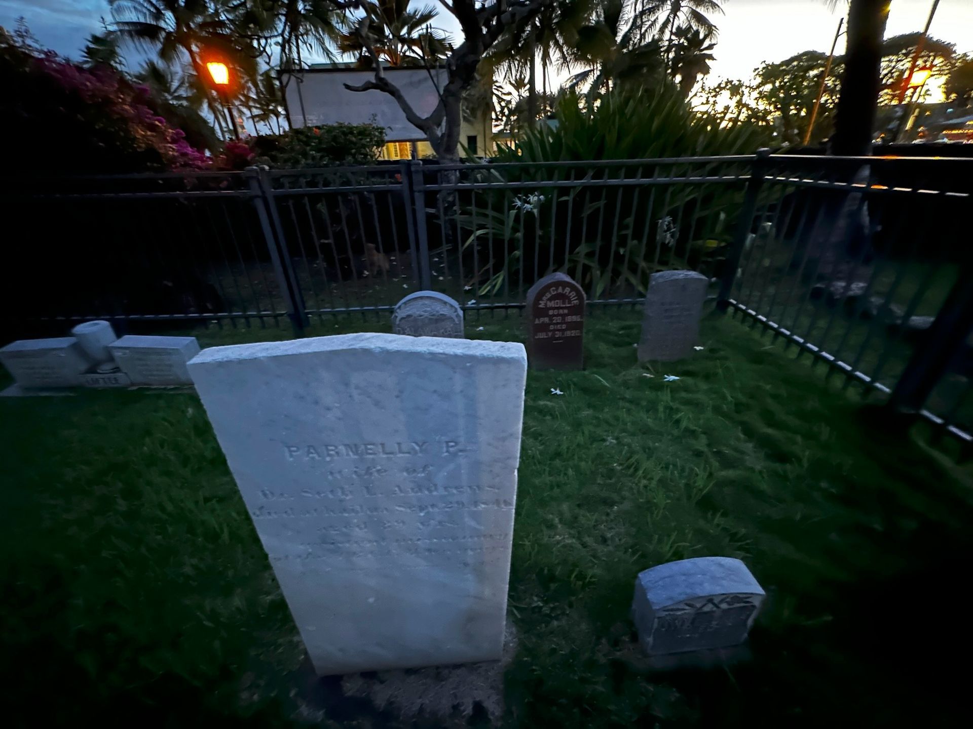 Kailua-Kona Ghost Tour Moku‘aikaua Church Graveyard