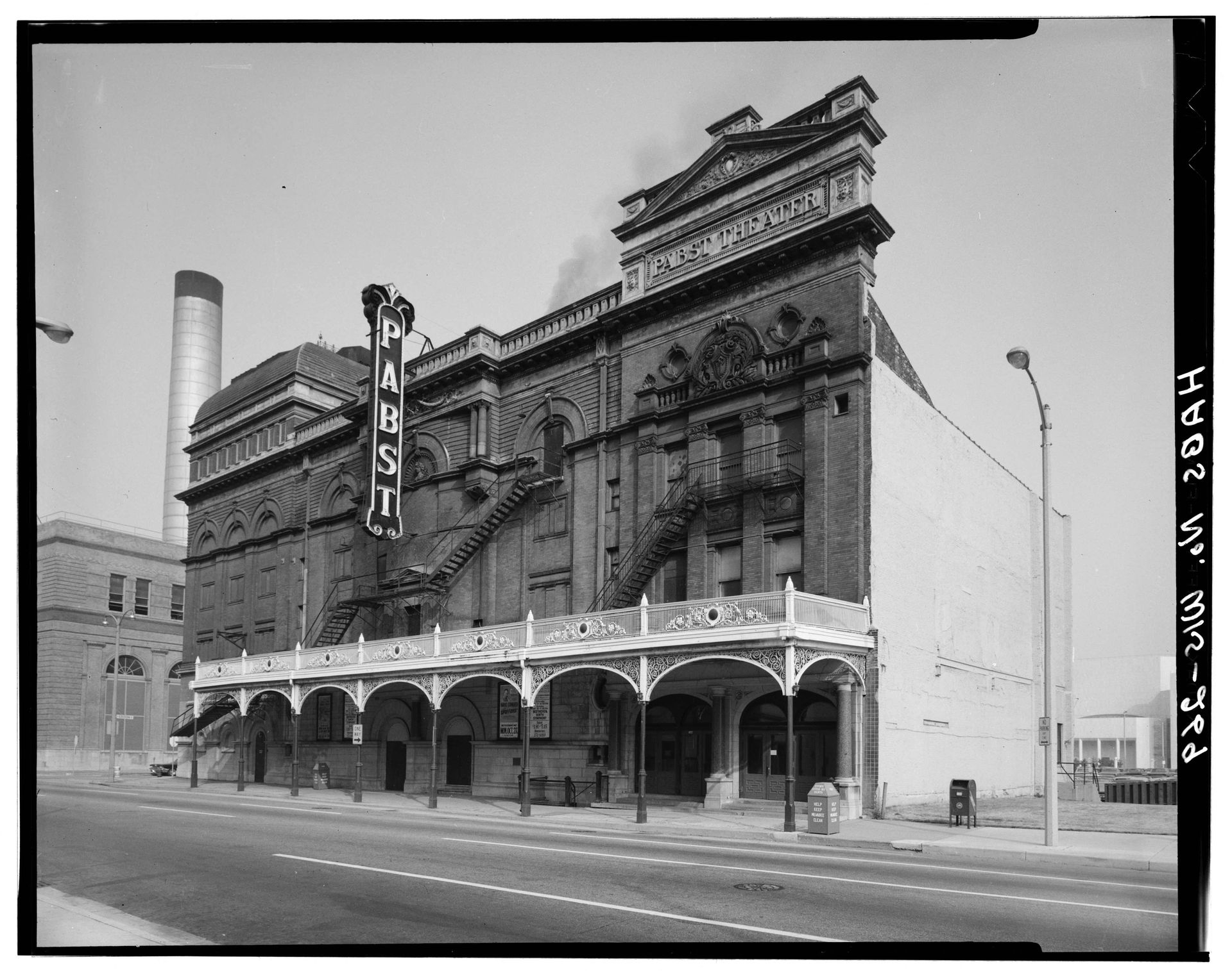 Milwaukee Ghost Tour Pabst Theater in 1933