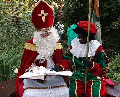 Sinterklaas en Pietenpak huren in Den Haag