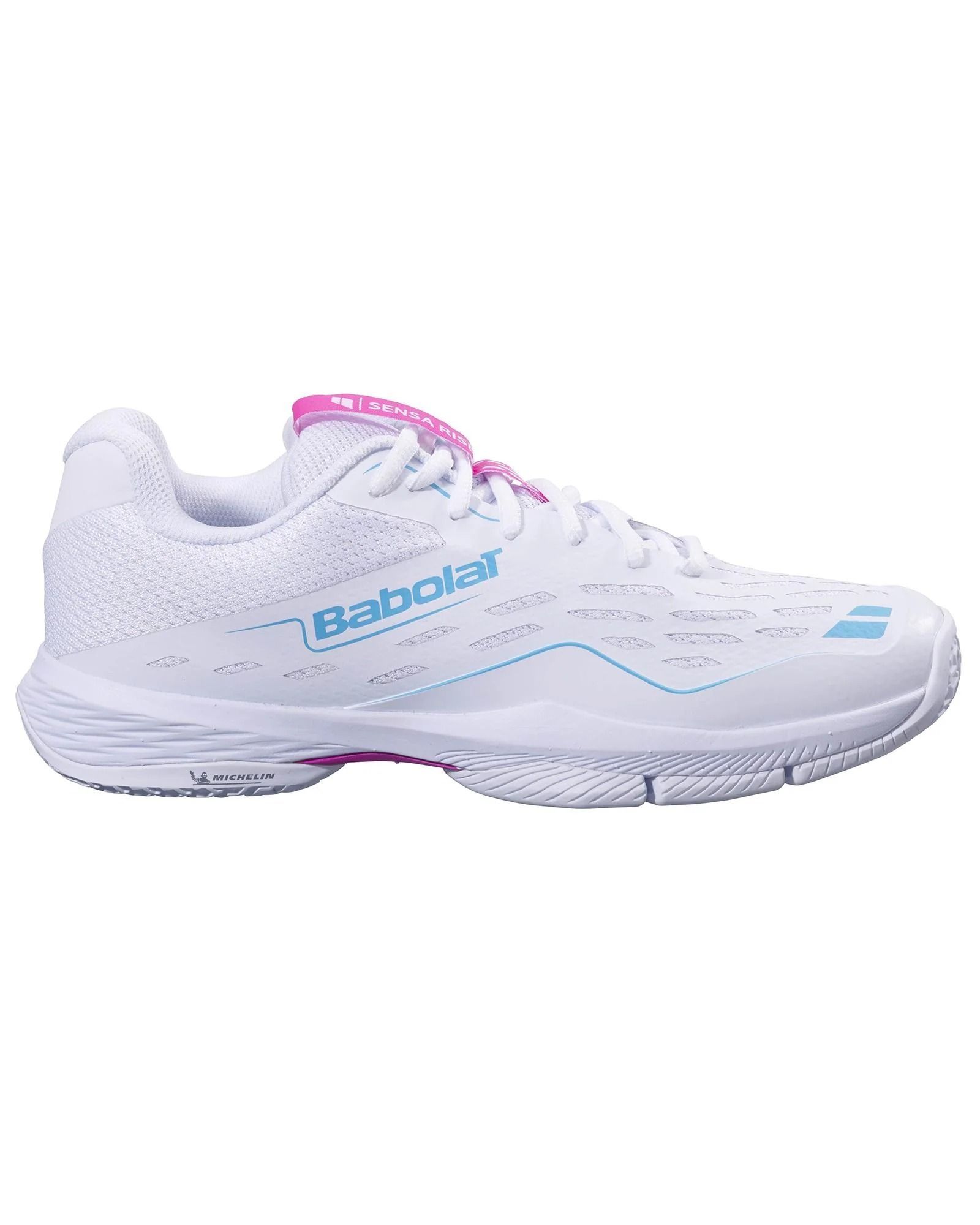 Scarpa da tennis Babolat bianca con dettagli rosa e azzurri.
