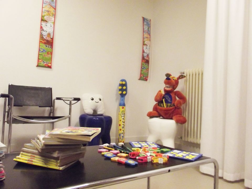 Zona bimbi sala d'attesa