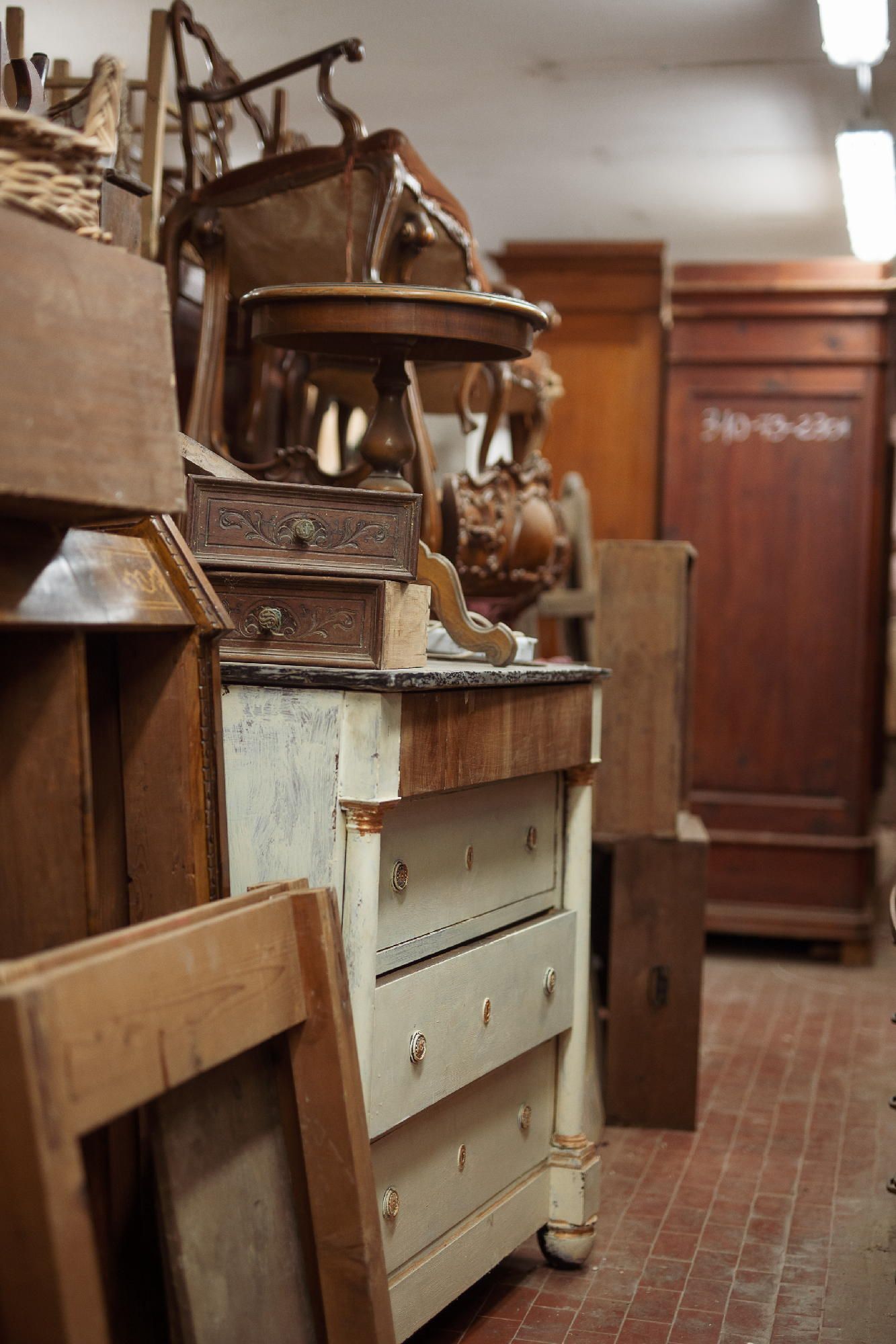 vintage furniture for sale Sarzana