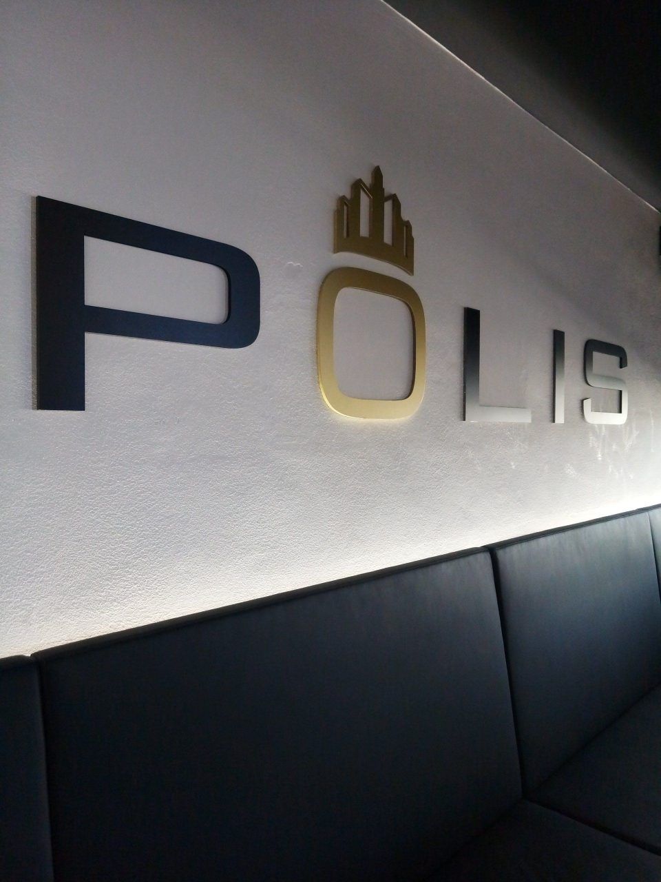 insegna commerciale non luminosa