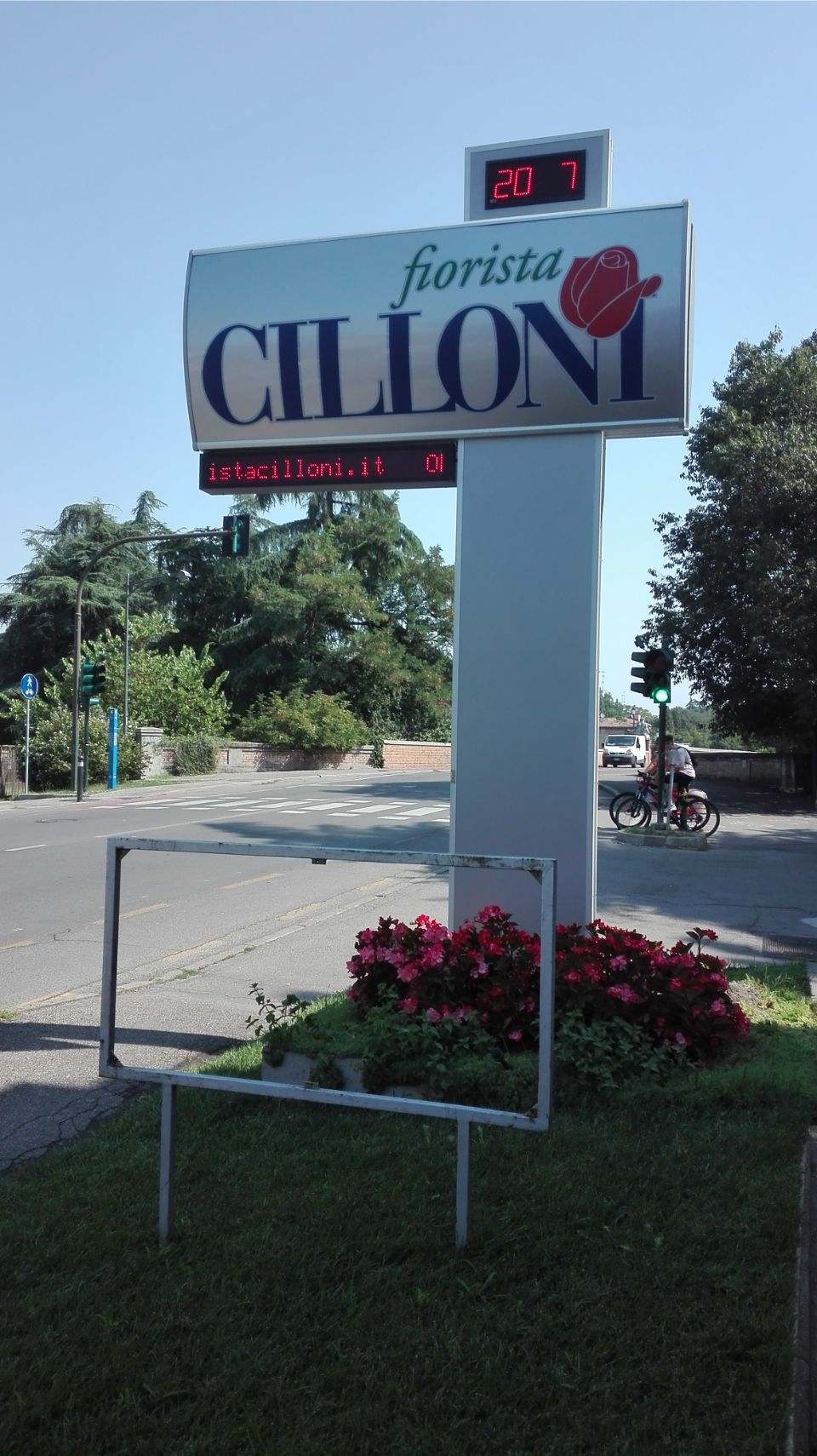 totem pubblicitario per negozio di fiori