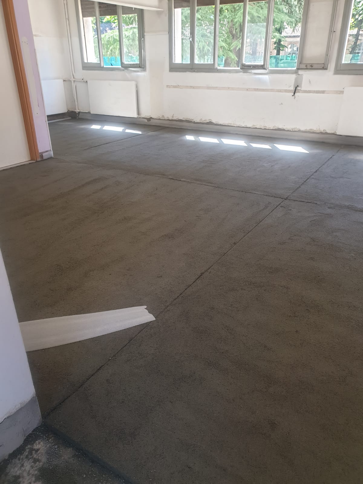 realizzazione di pavimentazione interna