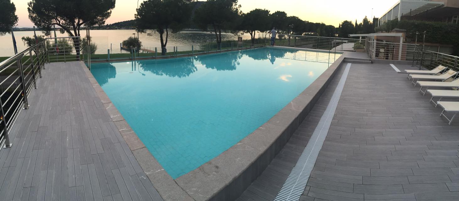 rivestimento in pietra per piscina