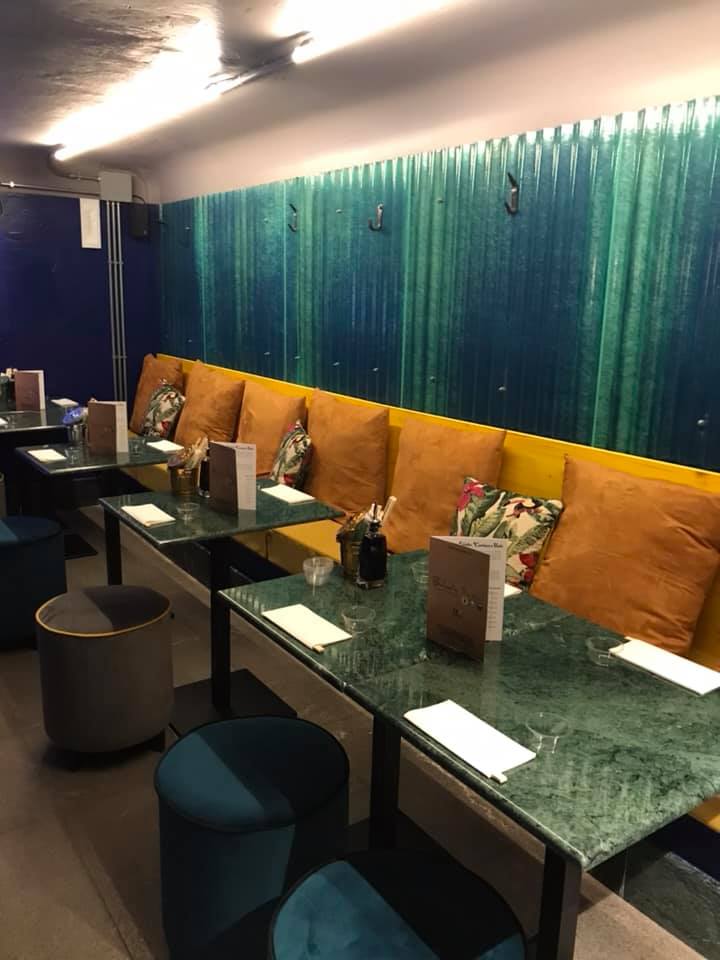 arredi in pietra per locale