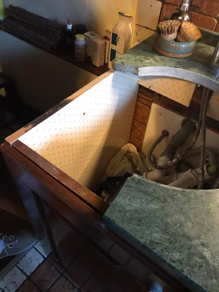 progettazione di un mobile bagno con piano in marmo