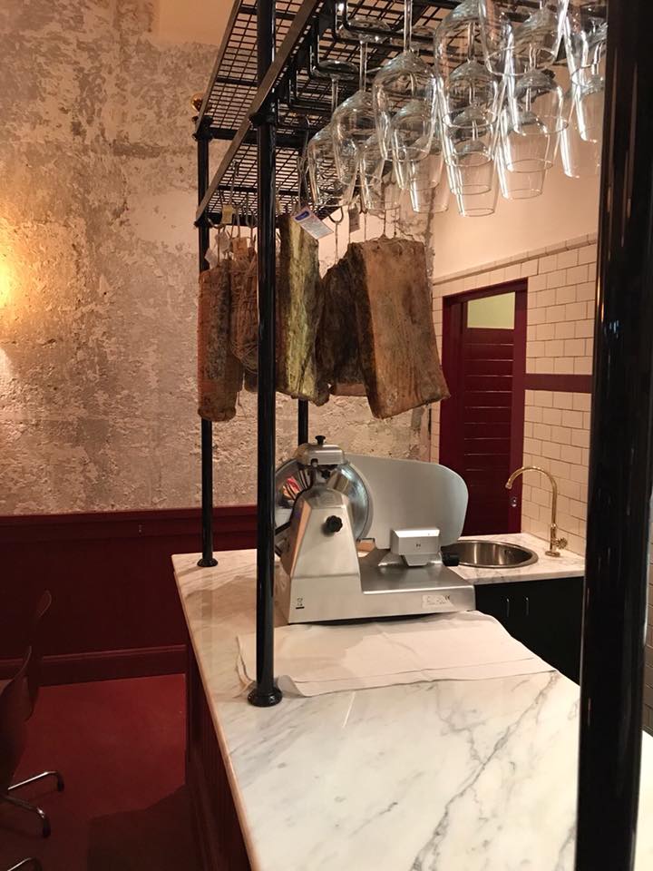 elementi in marmo per bar