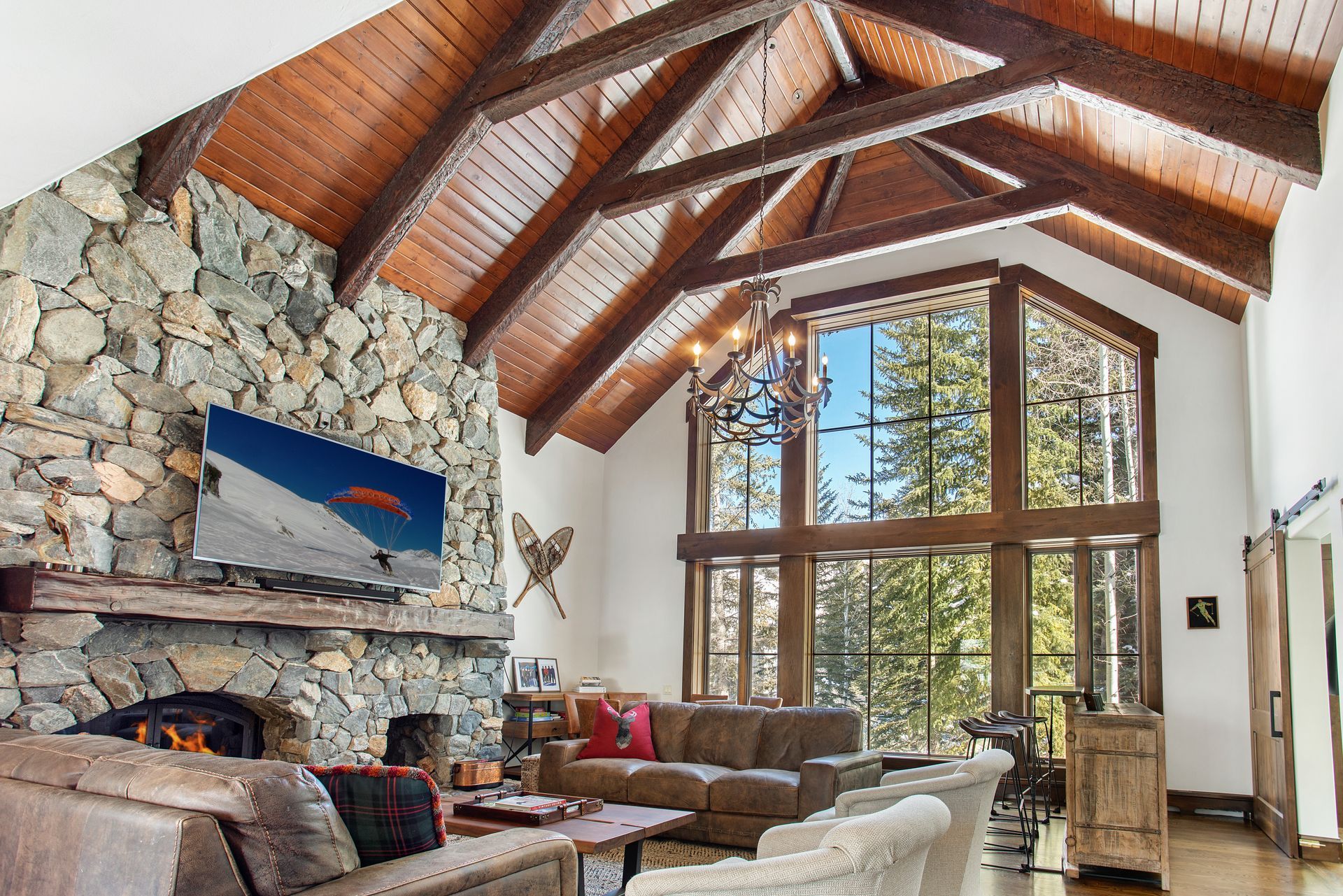 Beaver Damn Large ceiling