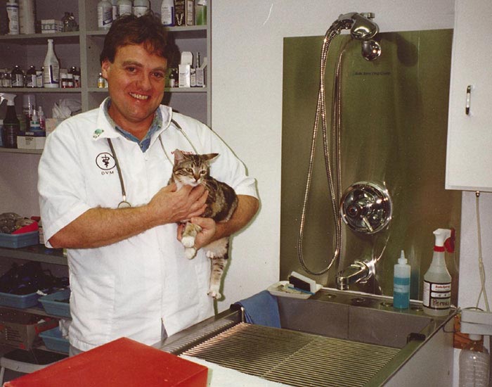 Doctor and Cat - Animal Orthopedic Surgery in Portland, OR