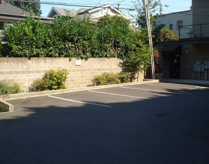 Parking Area - Broadway Veterinary Clinic in Portland, OR