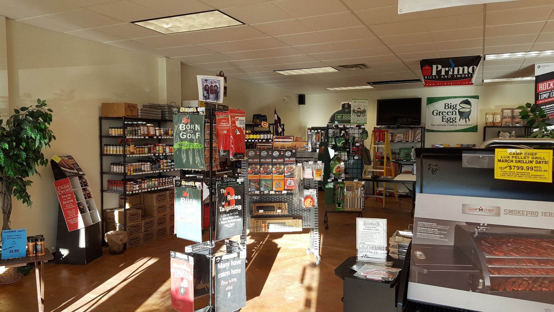 A store with a sign that says promo on it