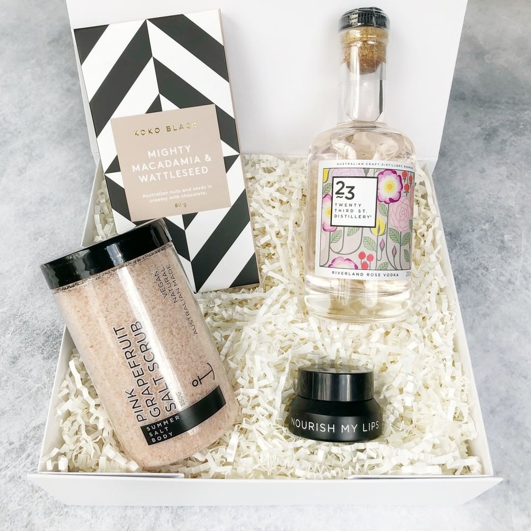 unique hamper