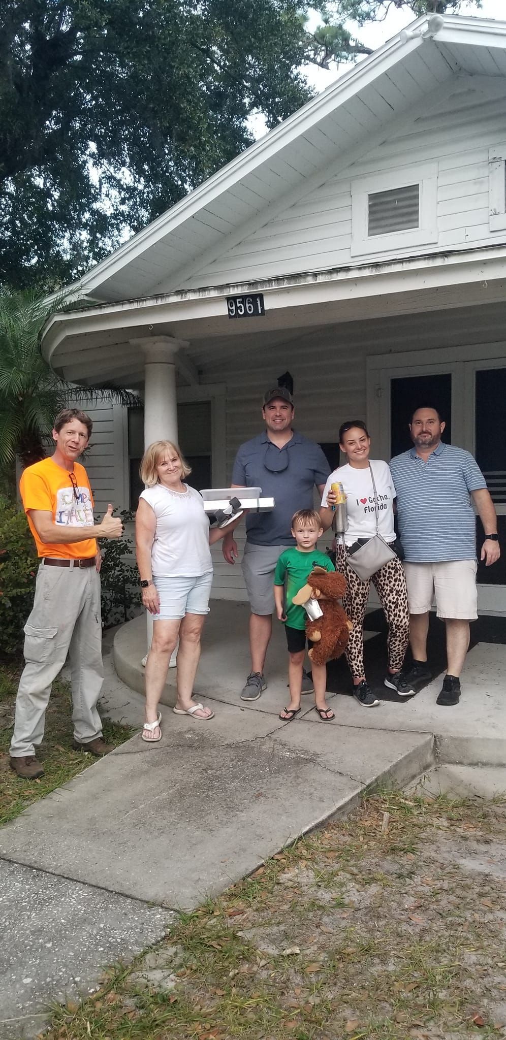 Mike Neff, Candy Paules, Tom Hewitt, Case Hewitt, Amber Hewitt and her brother Chris Paules, our awesome clean-up crew.