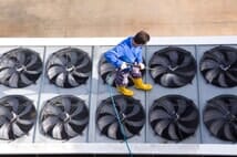 ThinkstockPhotos-120811009 - power washerv2