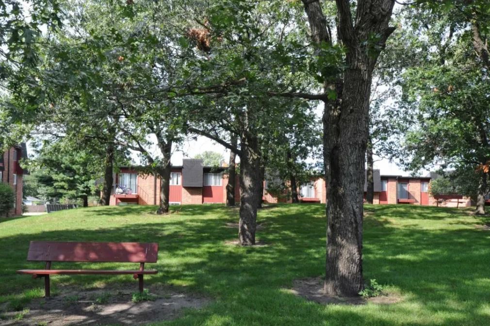 Exterior of Kennedy Crossing Apartments