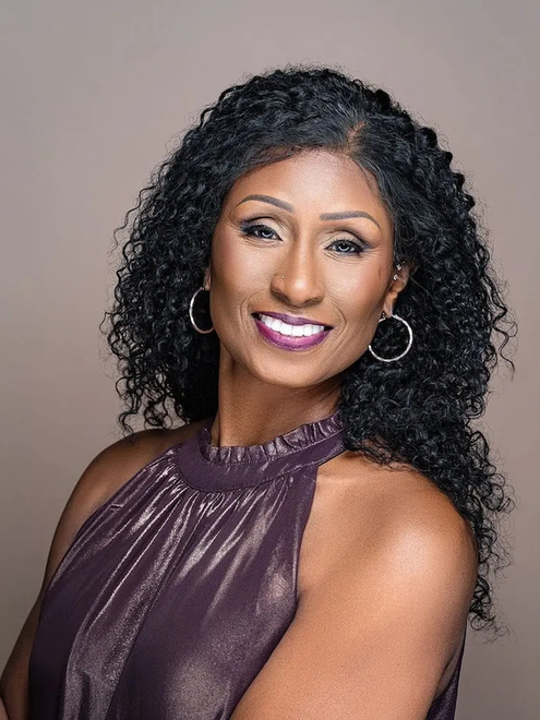 Comparison of wrinkled lips (top) before treatment and smoother lips (bottom) after perioral wrinkle reduction.