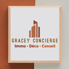Logo carré beige et bois de “Gracey Concierge”, avec slogan “Immo - Déco - Conseil” en brun et rouge.