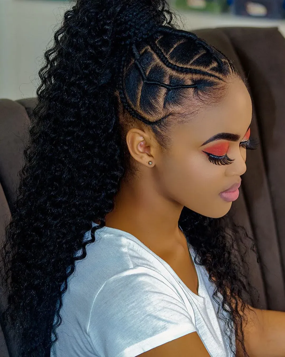 Photo of a girl wearing an extended ponytail hairstyle