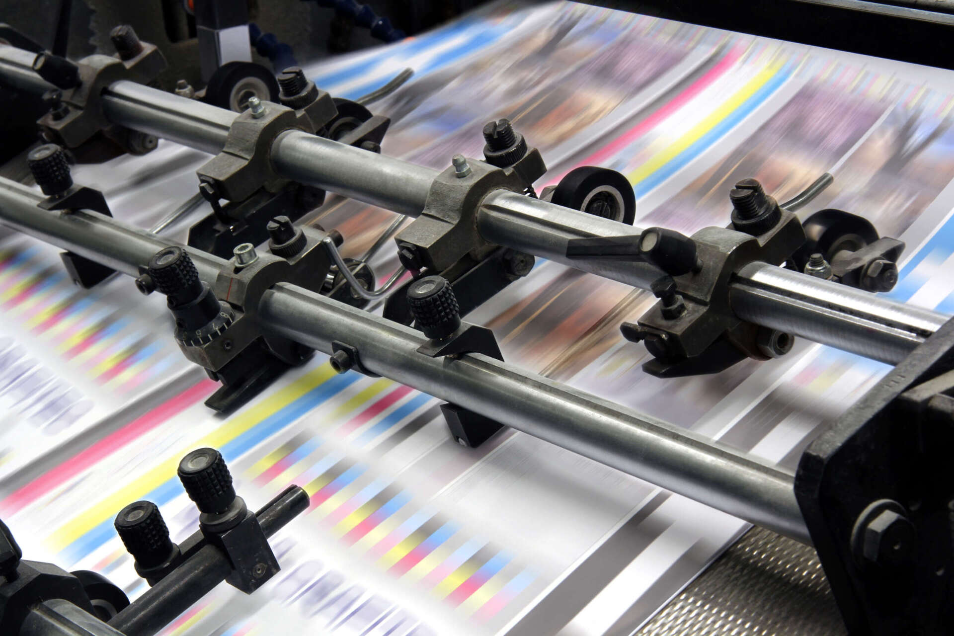 This technology, also known as offset lithography printing, is ideal for high-volume print runs. Offset printing provides the highest printing quality of any printing service. It employs water and ink-soaked plates. The ink adheres to the places where there are text and images. Water, on the other hand, adheres to the blank spaces or non-image parts of the plates. One disadvantage is that errors are difficult to correct once the arrangement has been placed on the plate.