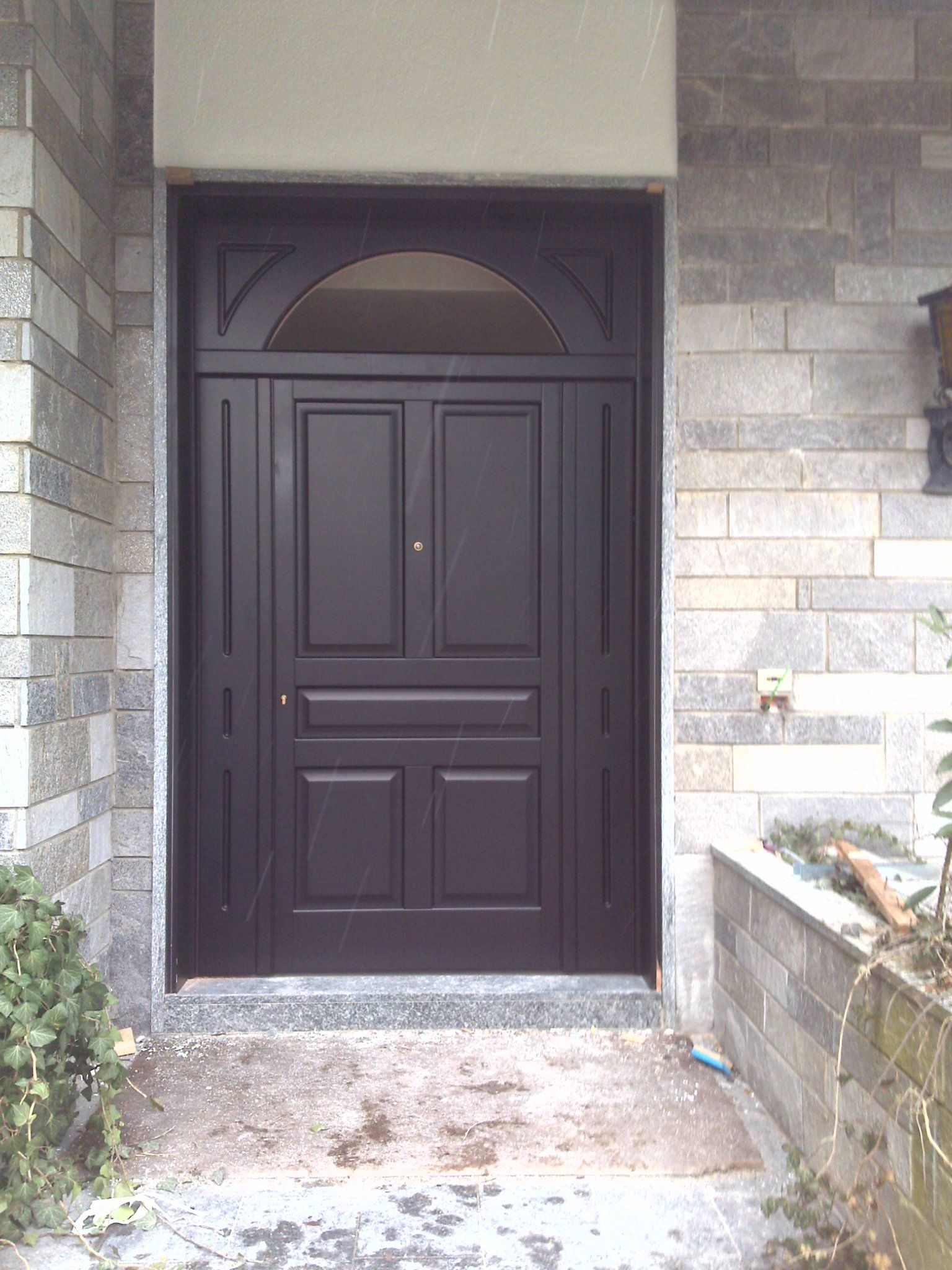 portoncino scuro