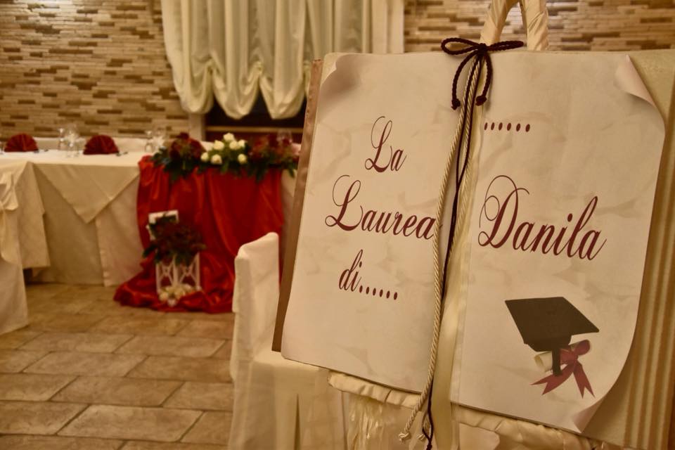 particolare del tavolo di laurea