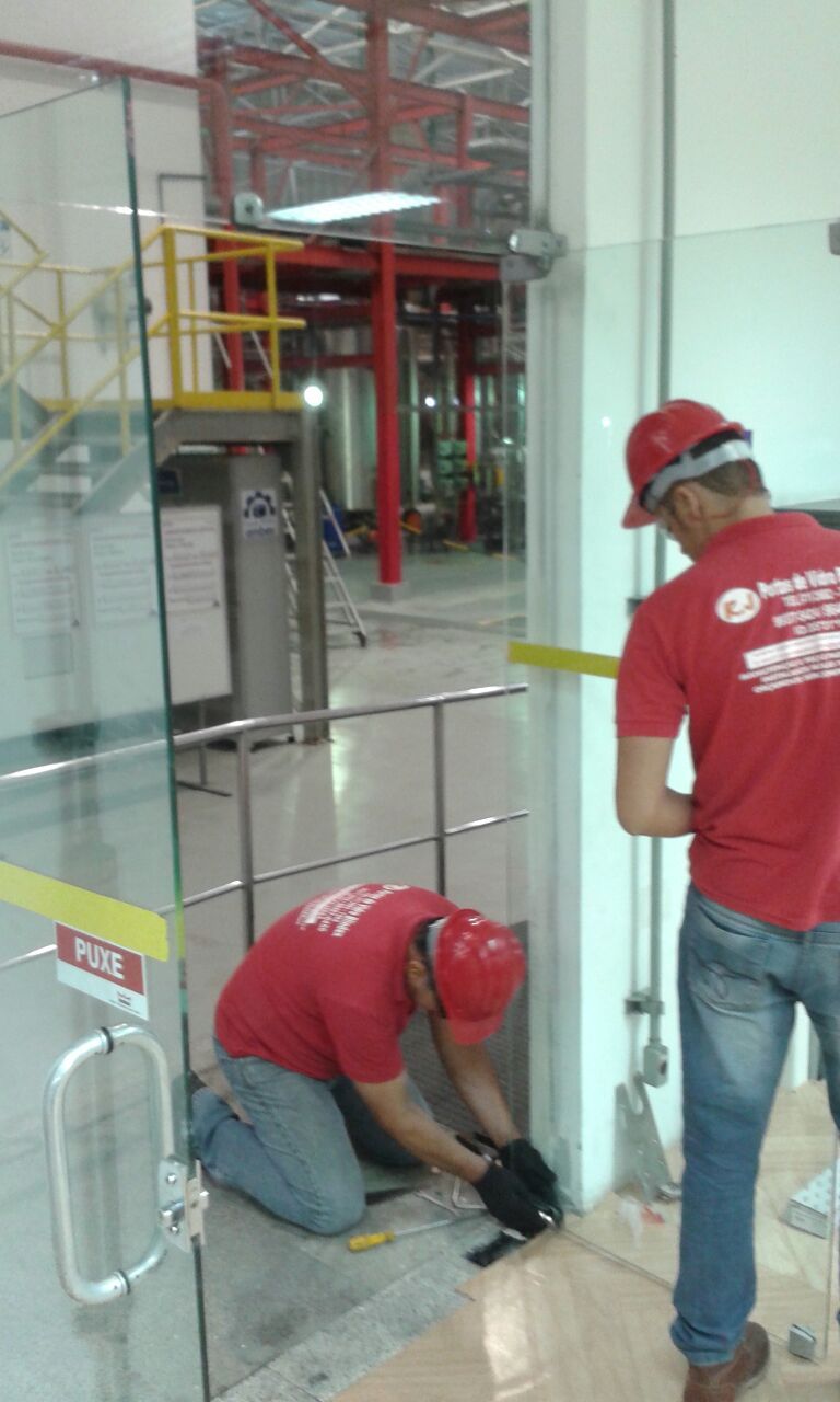 Manutenção em Portas de Vidro - RJ Portas de Vidro Blindex