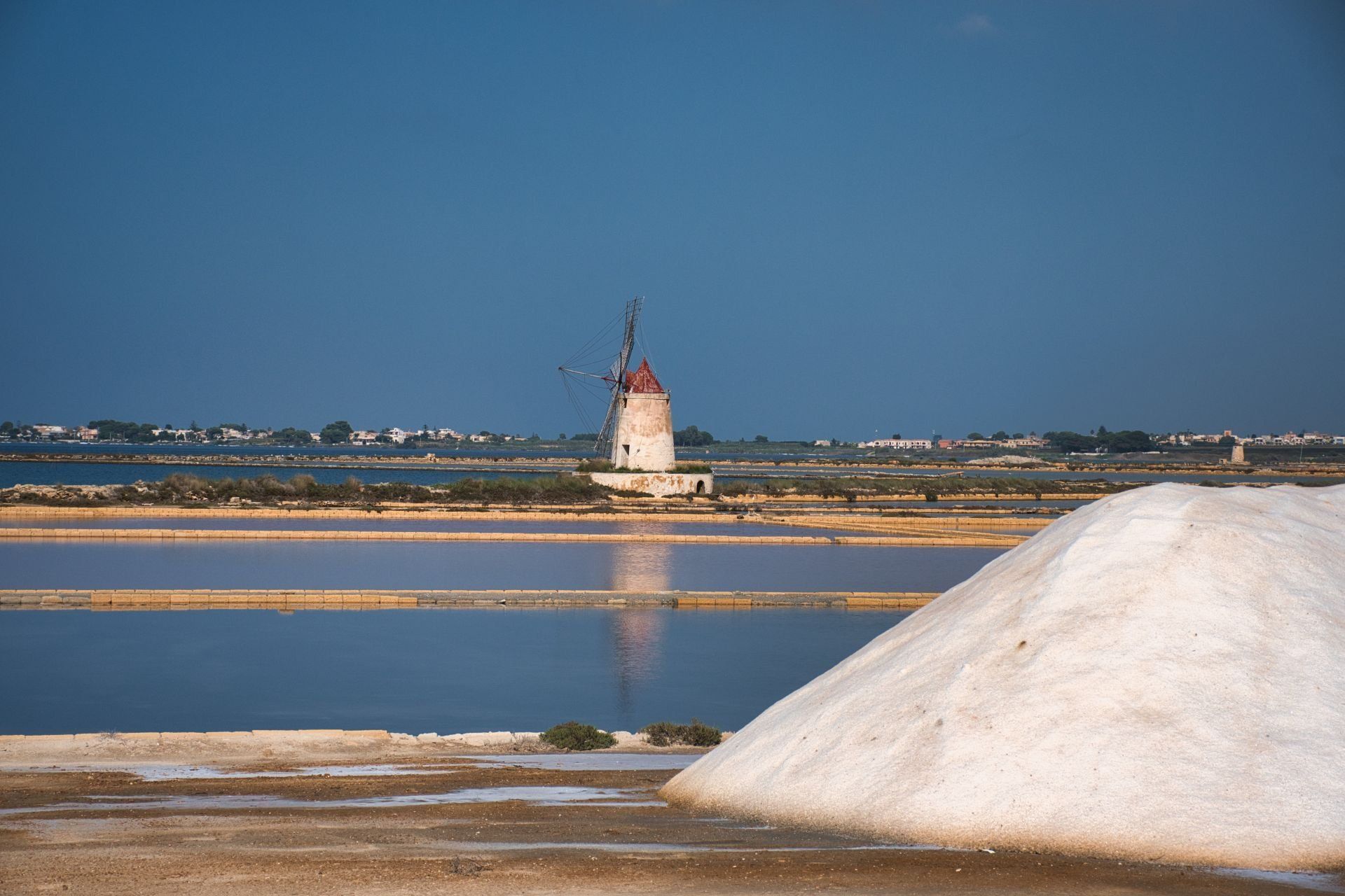 Salzgewinnung im Westen von Sizilien, das weisse Gold