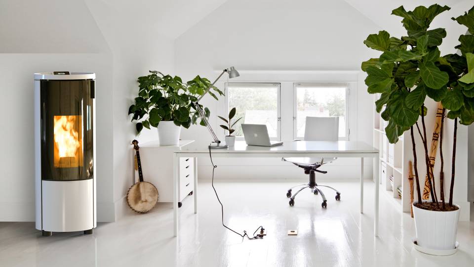 ufficio con scrivania