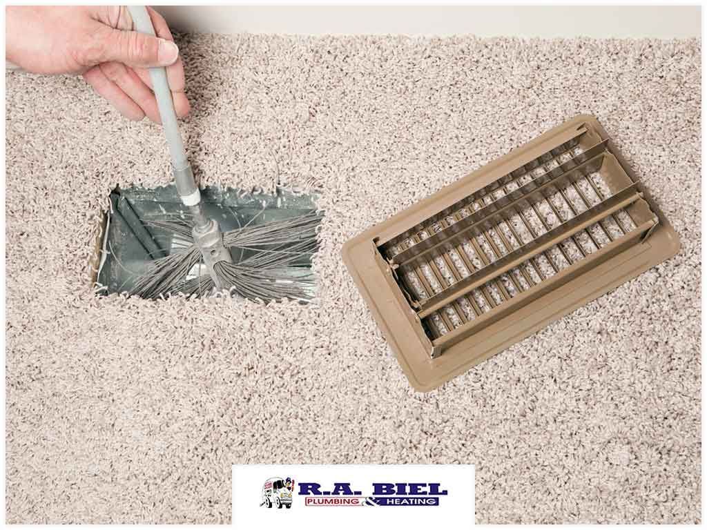 4 Ways Homeowners Can Keep Their HVAC Ducts Clean Longer