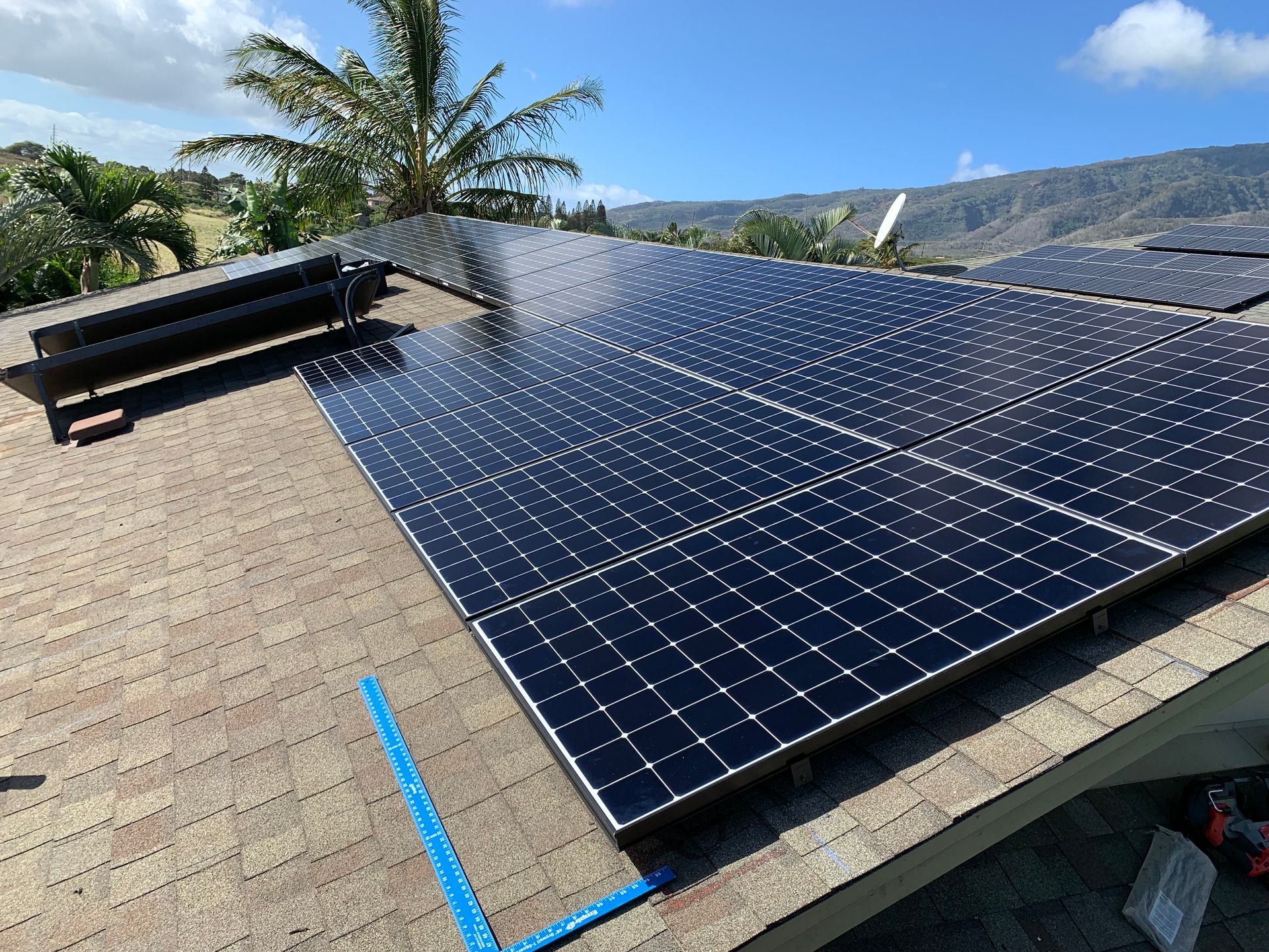 Solar Panels on a Green Roof – Puunene, HI - Hawaii Electrical Solutions LLC