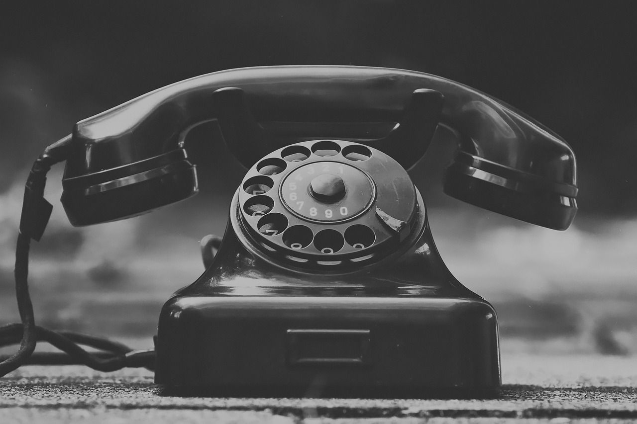 This is a picture of a vintage telephone.