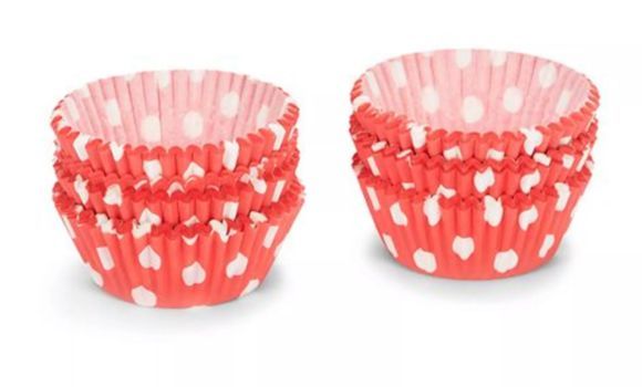 Mini Cupcake vormpje rood met witte stippen (200 stuks)