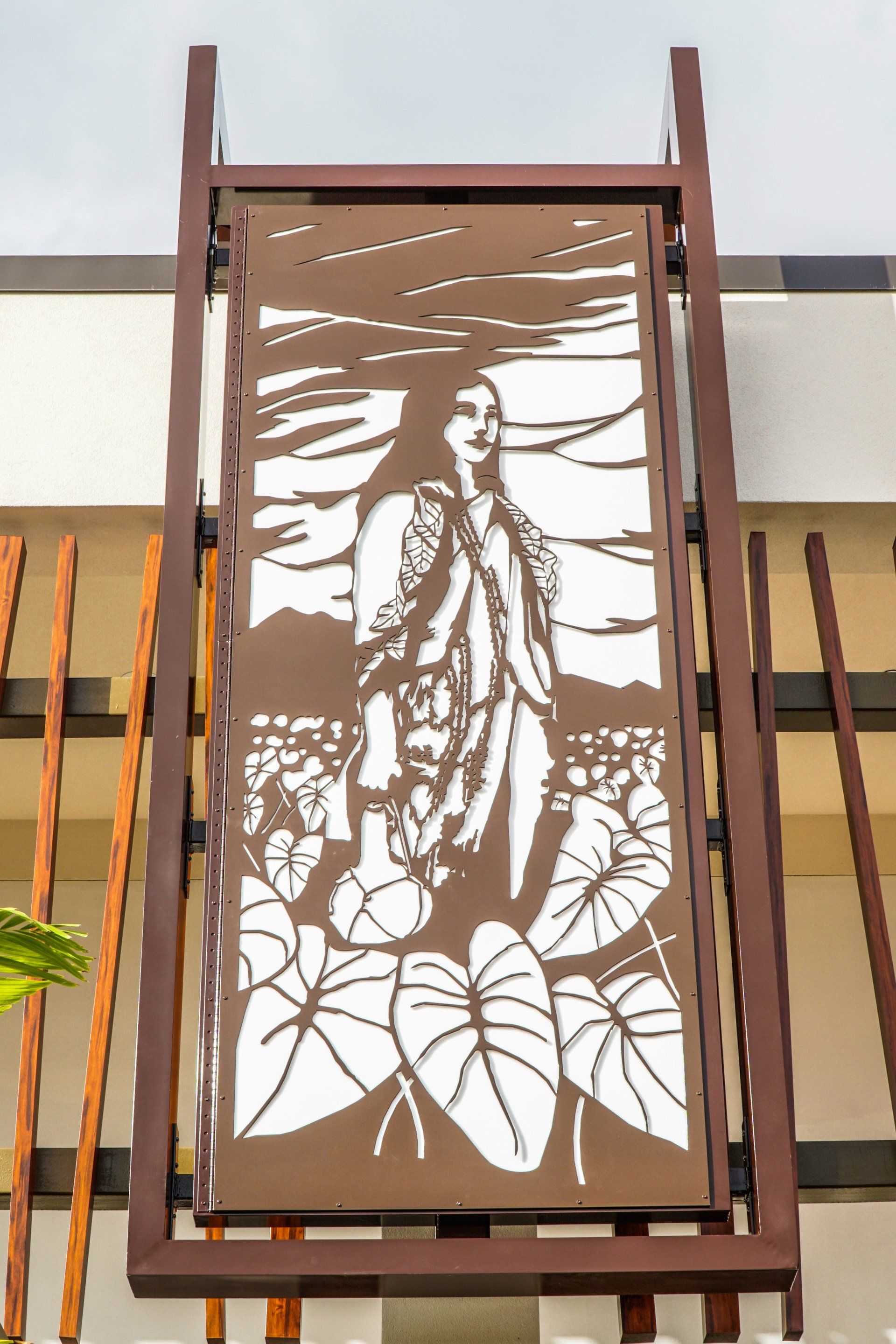 Ku'Ono Marketplace Woman Close Up Design - Kapolei, HI - Pac Pro Hawaii