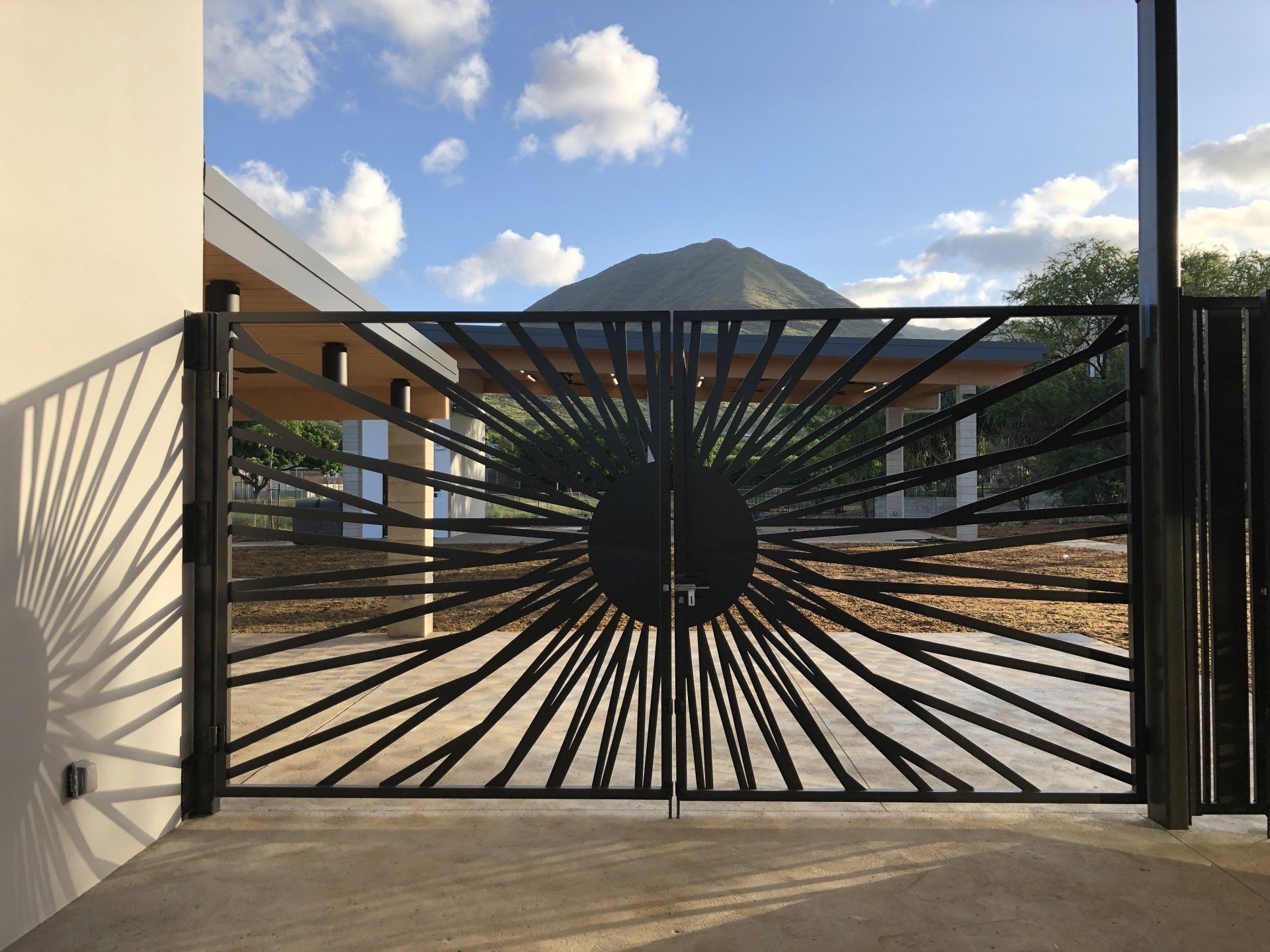 Agnes Kalaniho'okaha Cape Modern Steel Gates - Kapolei, HI - Pac Pro Hawaii