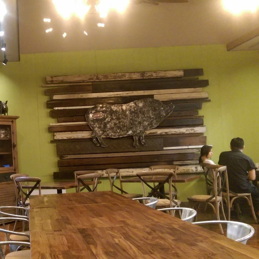 Distressed Aluminum Pig Sign - Kapolei, HI - Pac Pro Hawaii