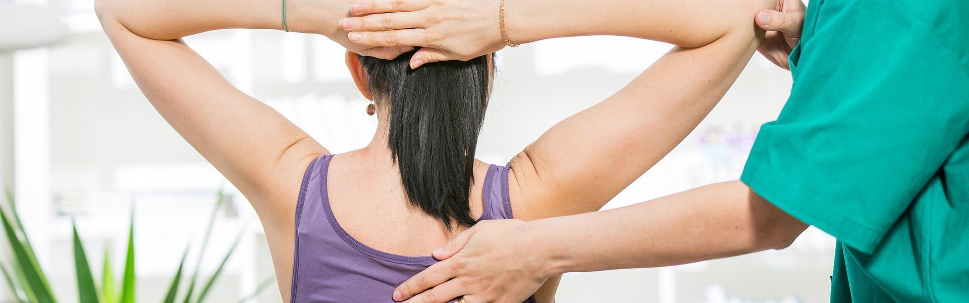 patient at treatment macquarie osteopaths patient at treatment