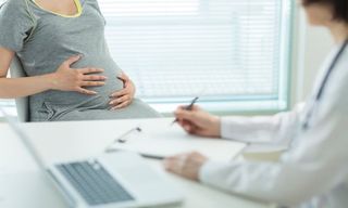 macquarie osteopaths pregnant woman who has an examination