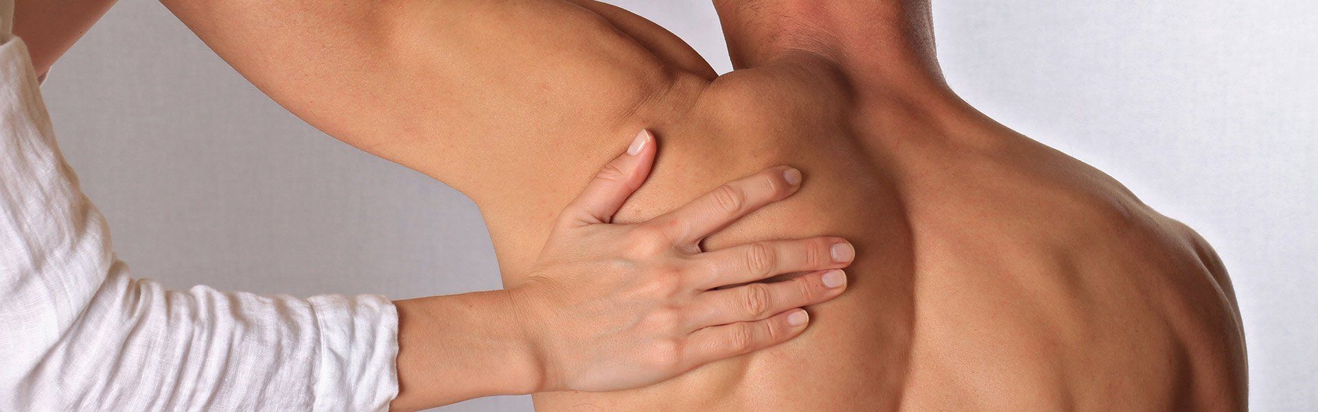 macquarie osteopaths treatment for mans back