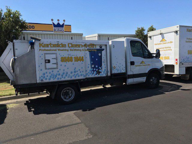 kerbside clean-a-bin truck