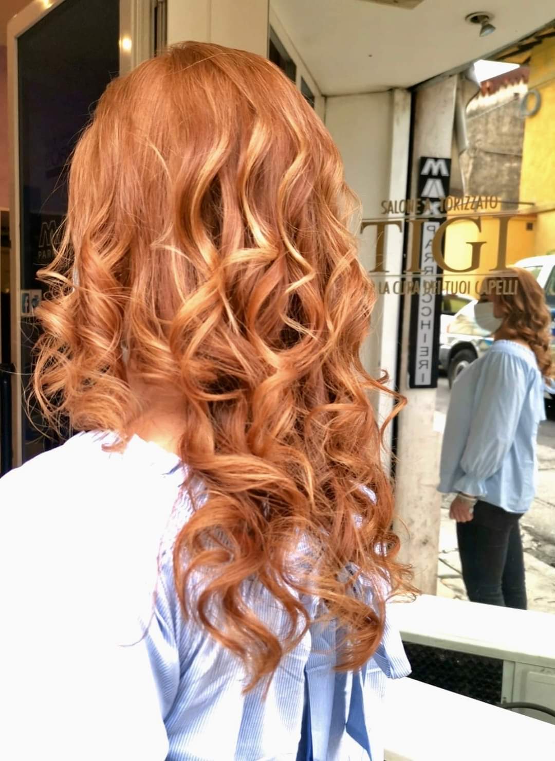 Capelli lunghi mossi rossi