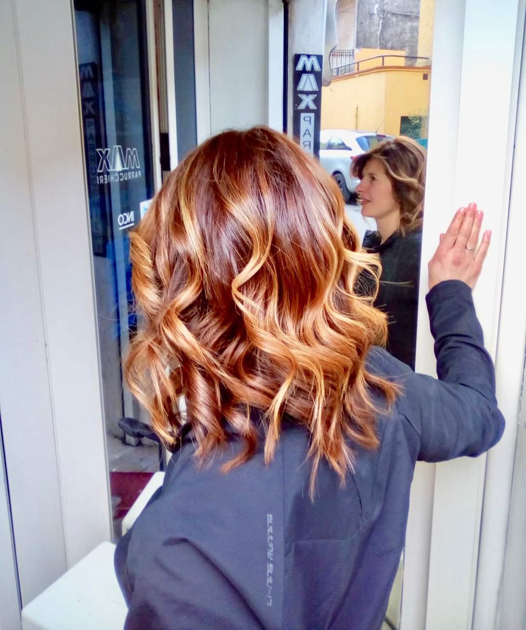 Capelli medi mossi con shatush