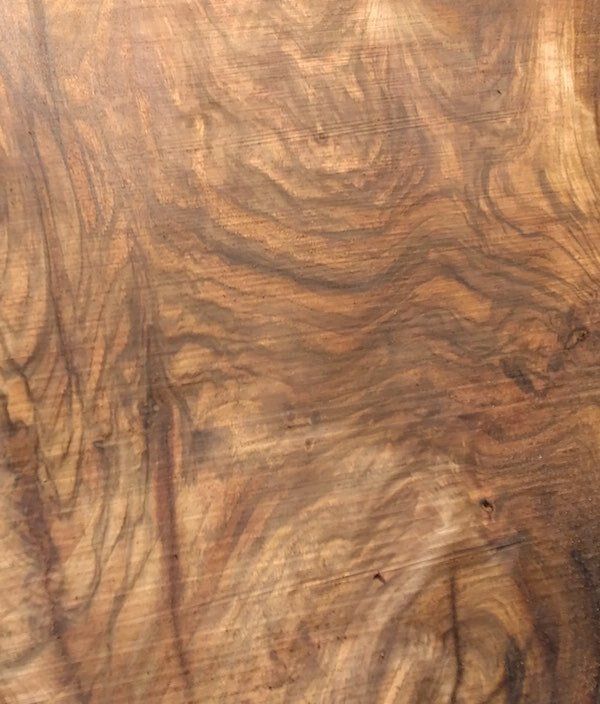 image showing grain colour and pattern of English Walnut timber