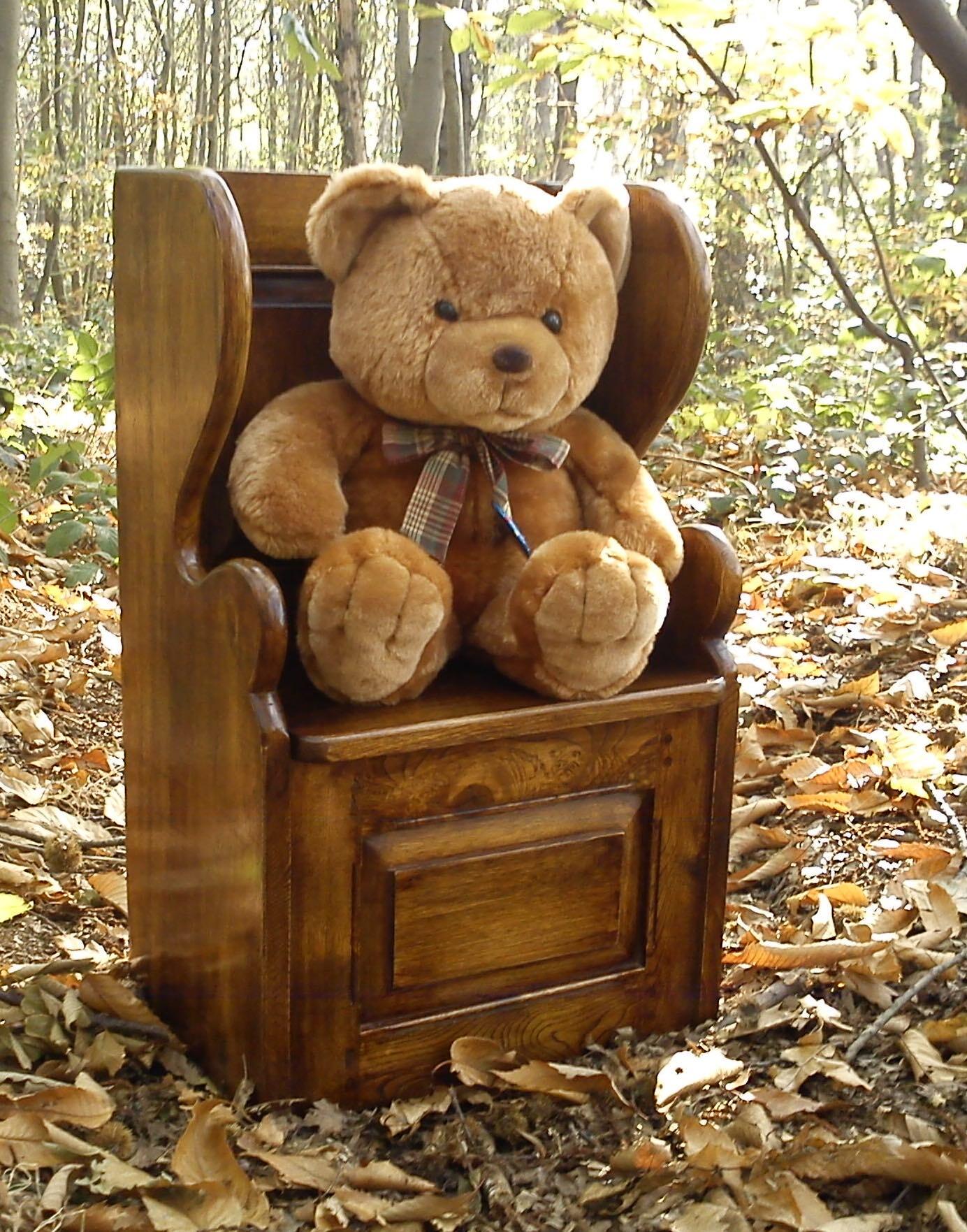 image of a child's box settle in sweet chestnut made by Patrick Turk the owner of Forest 2 Furniture using timber milled and dried by him