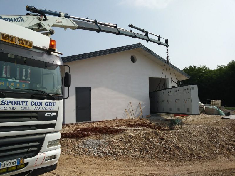 Gru per sollevamento merci