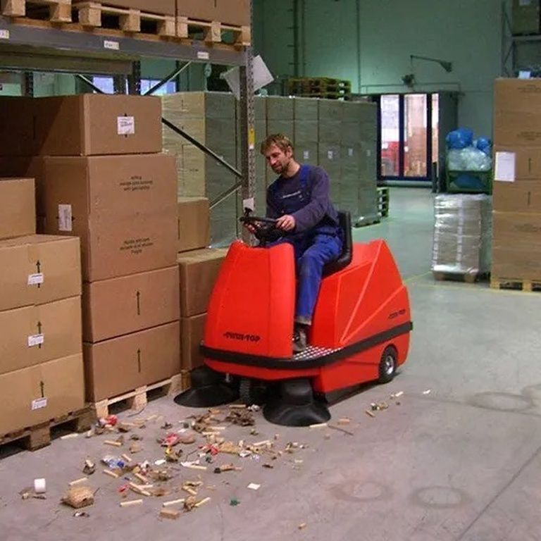 Opzit veegmachine binnen/buiten electrisch