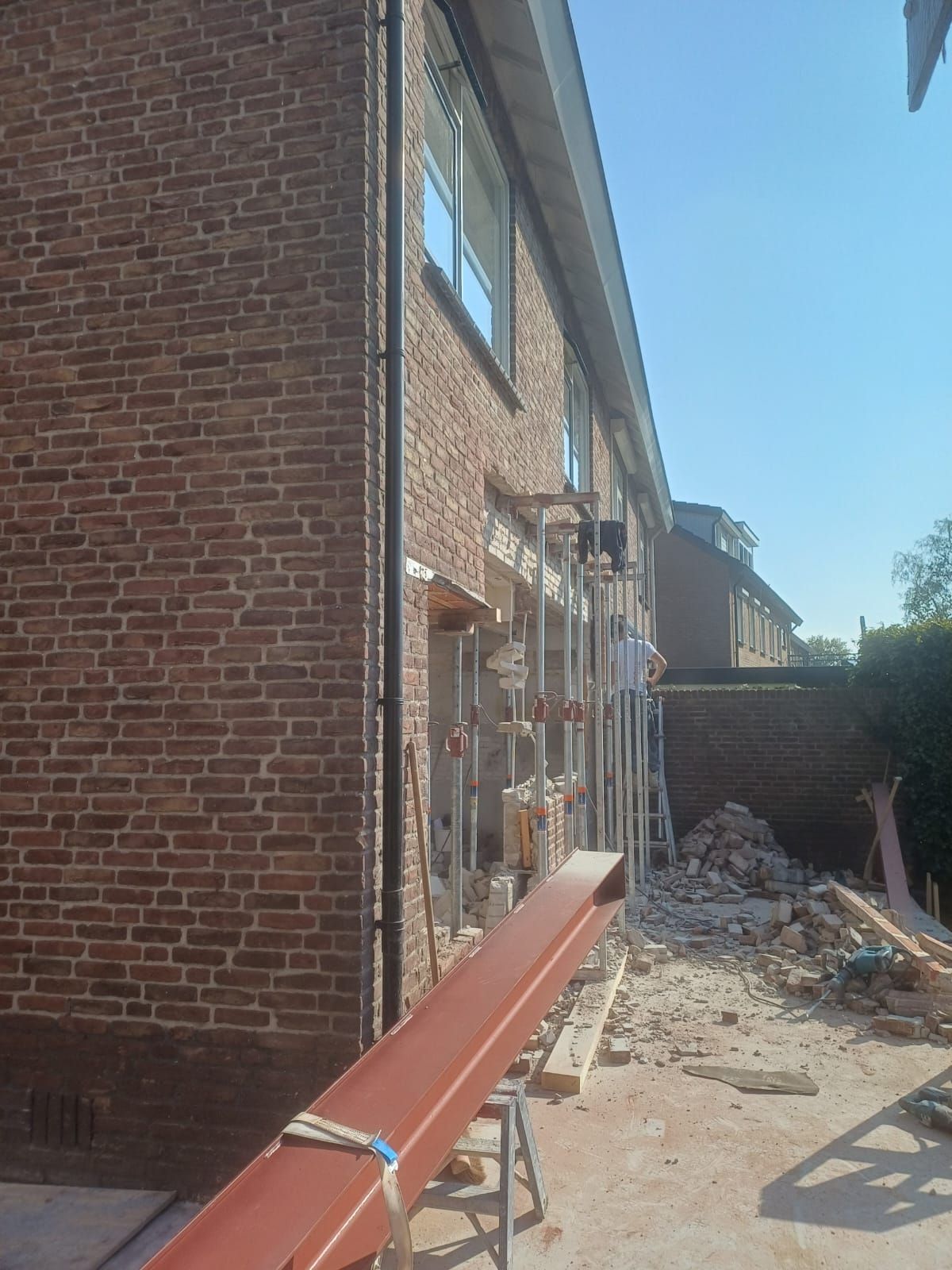 Doorbraak gevel staalconstructie